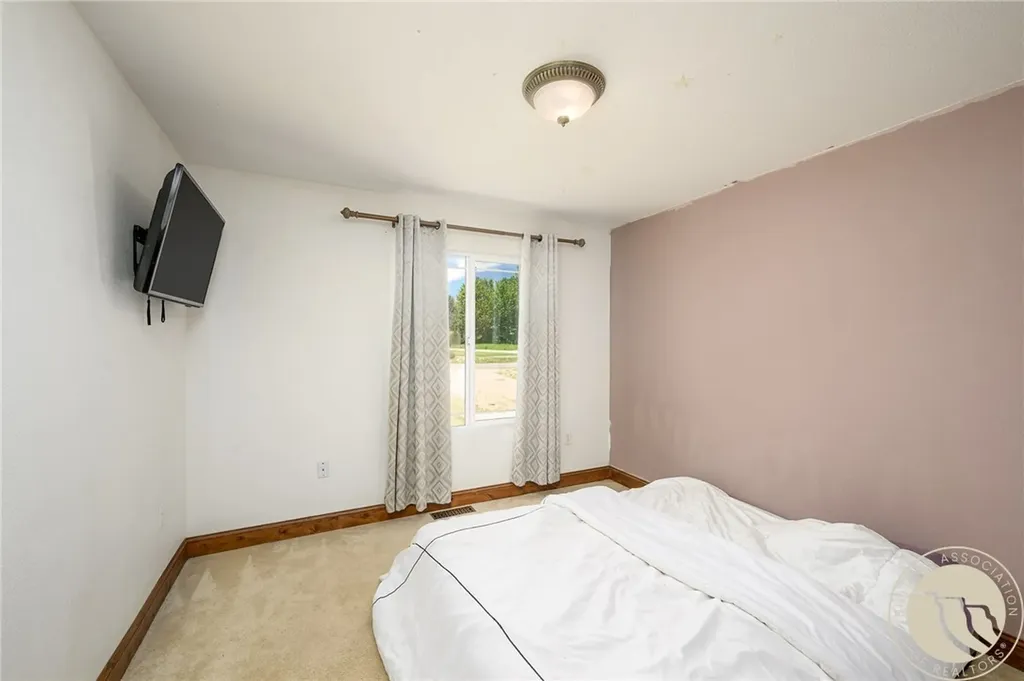 102 S 3rd Street Roberts MT 59070