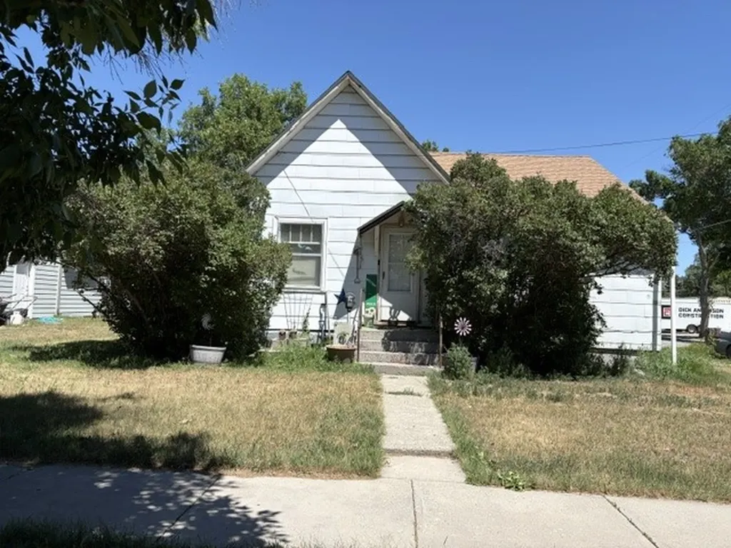 314 E 3rd Avenue N Columbus MT 59019