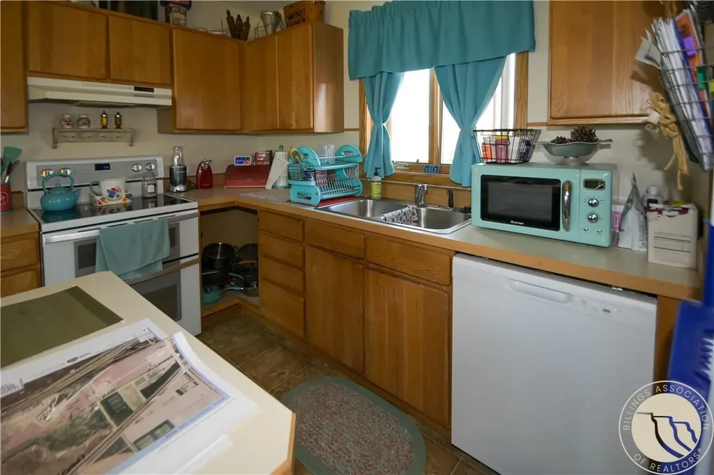 1841 Road 8 South Huntley MT 59037