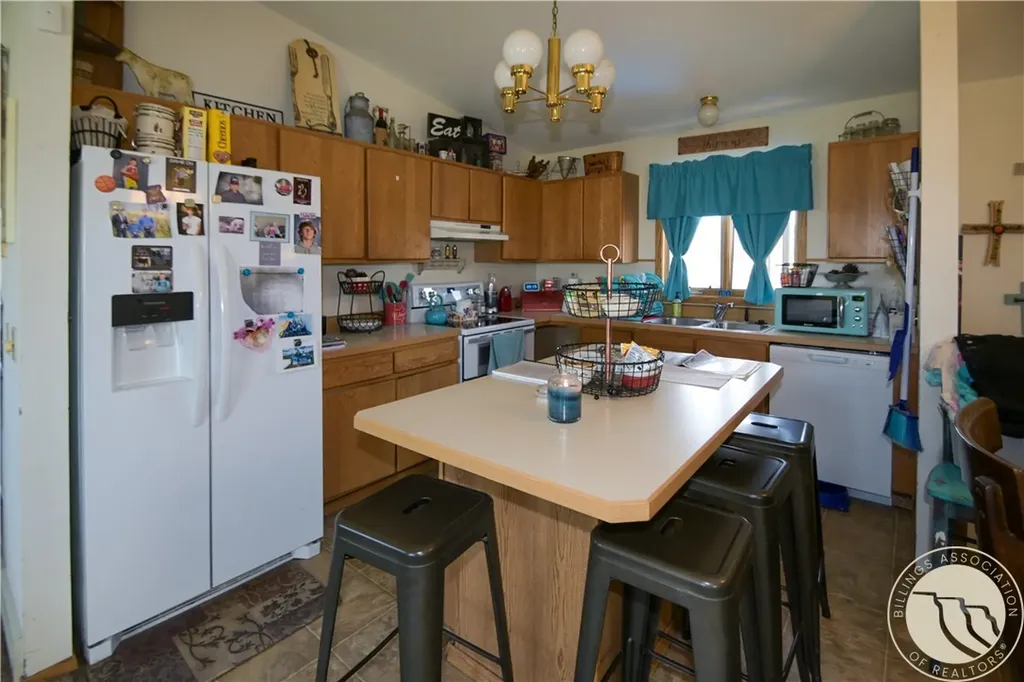 1841 Road 8 South Huntley MT 59037