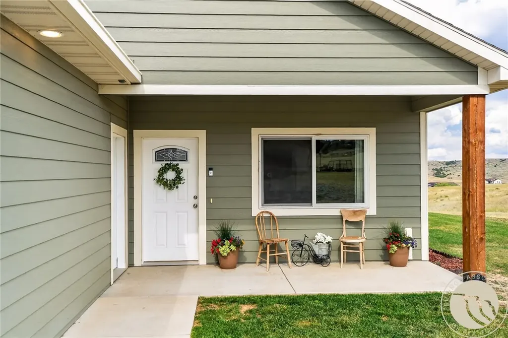 5400 Blue Horizon Drive Huntley MT 59037