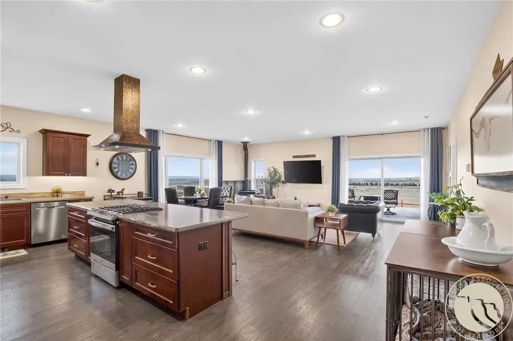 5400 Blue Horizon Drive Huntley MT 59037