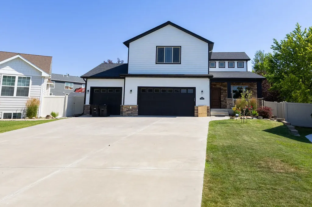 3015 Cove Creek Circle Billings MT 59106