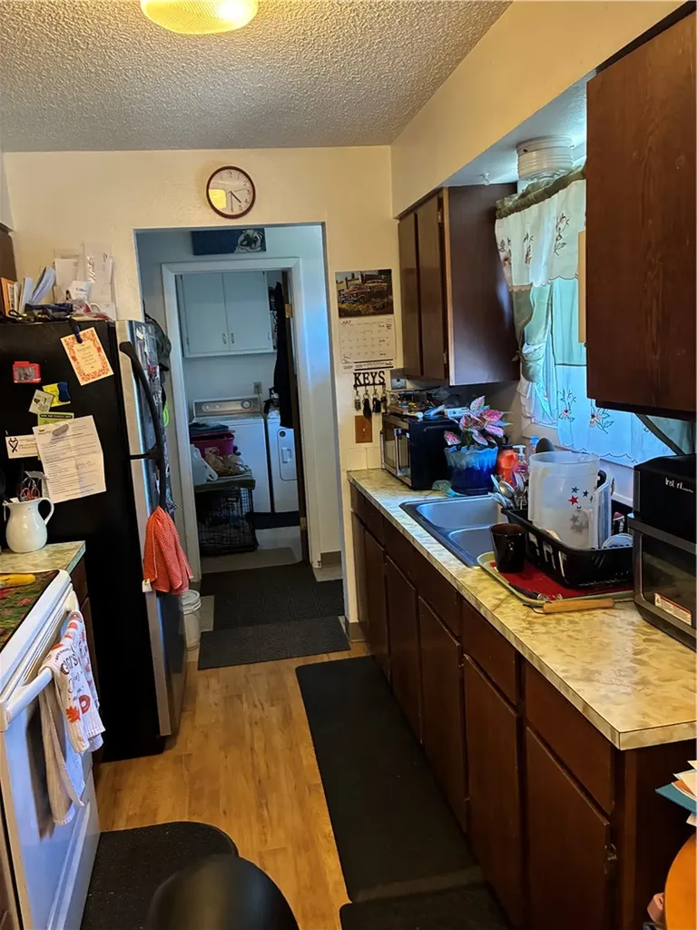 1011 N Crawford Avenue Hardin MT 59034