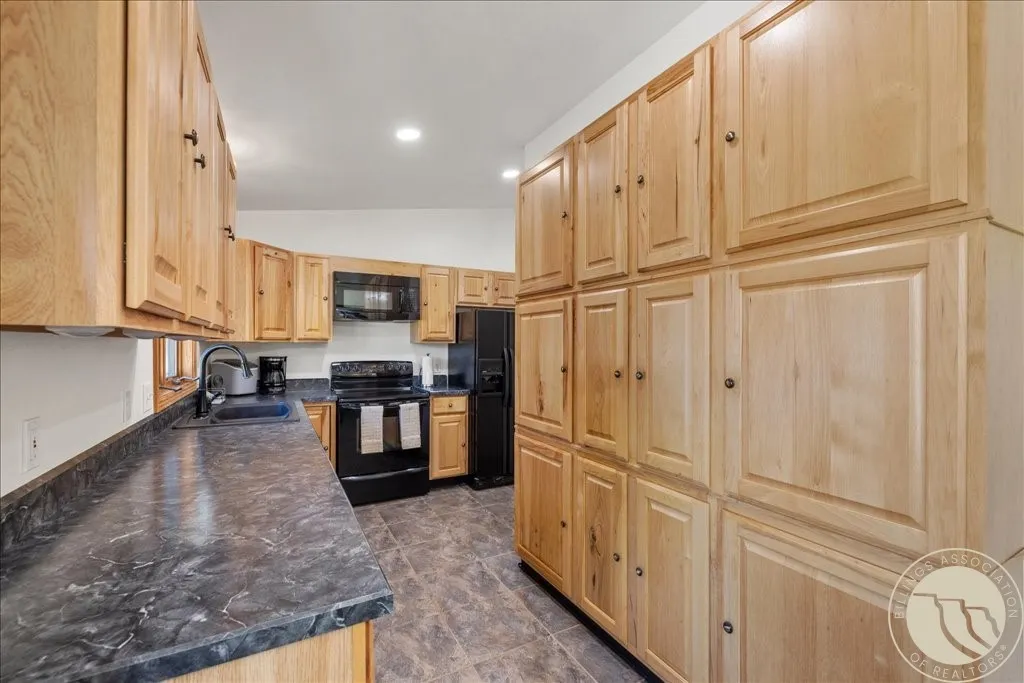 7 Cottonwood Way Absarokee MT 59001