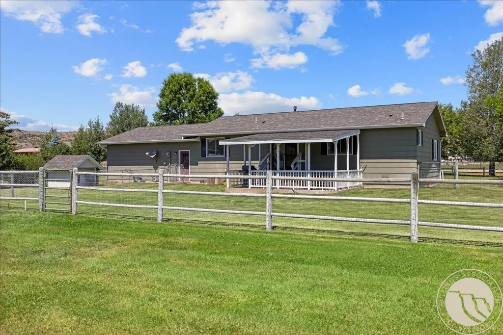 7 Cottonwood Way Absarokee MT 59001