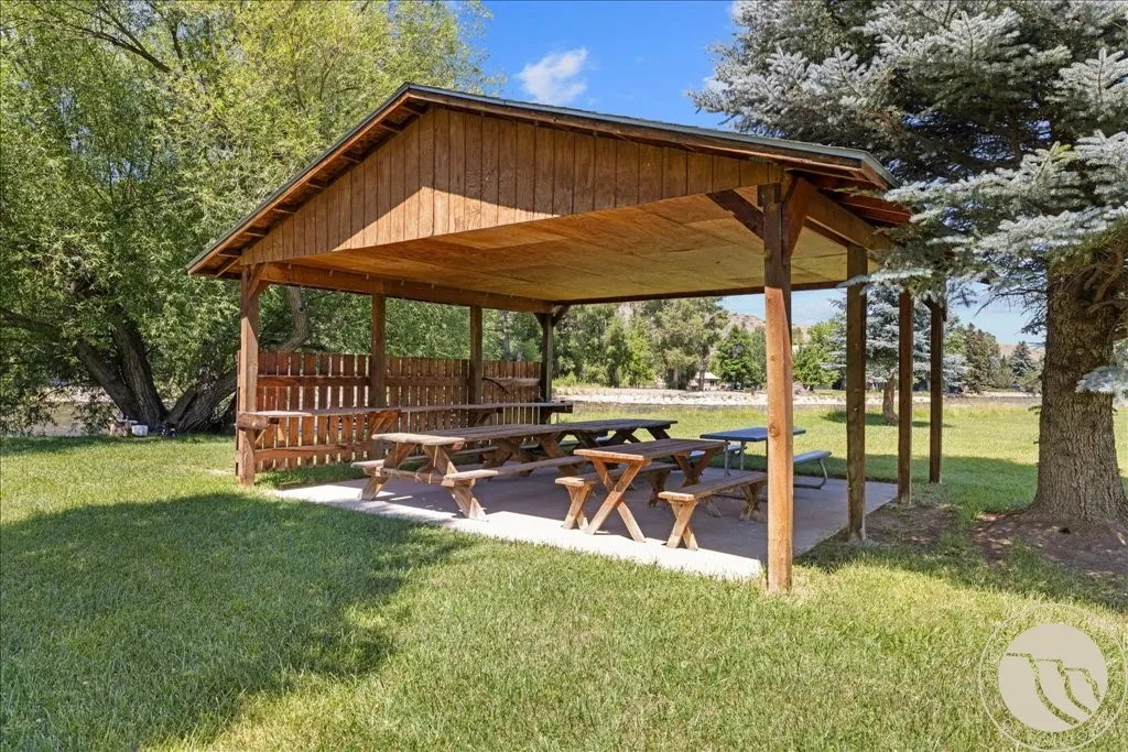 7 Cottonwood Way Absarokee MT 59001