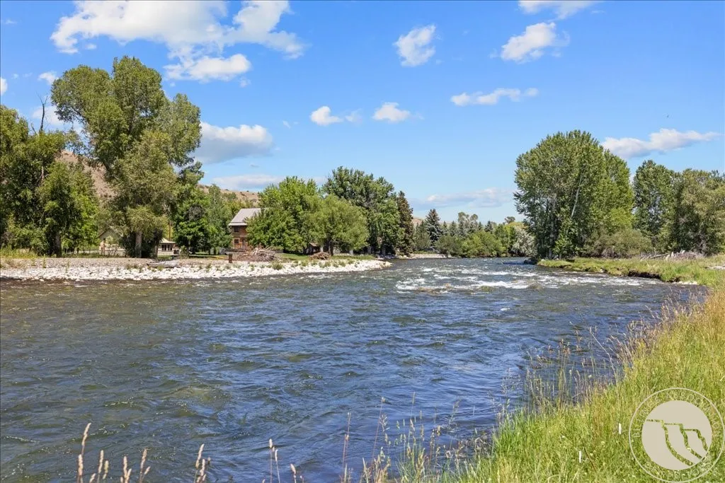 7 Cottonwood Way Absarokee MT 59001