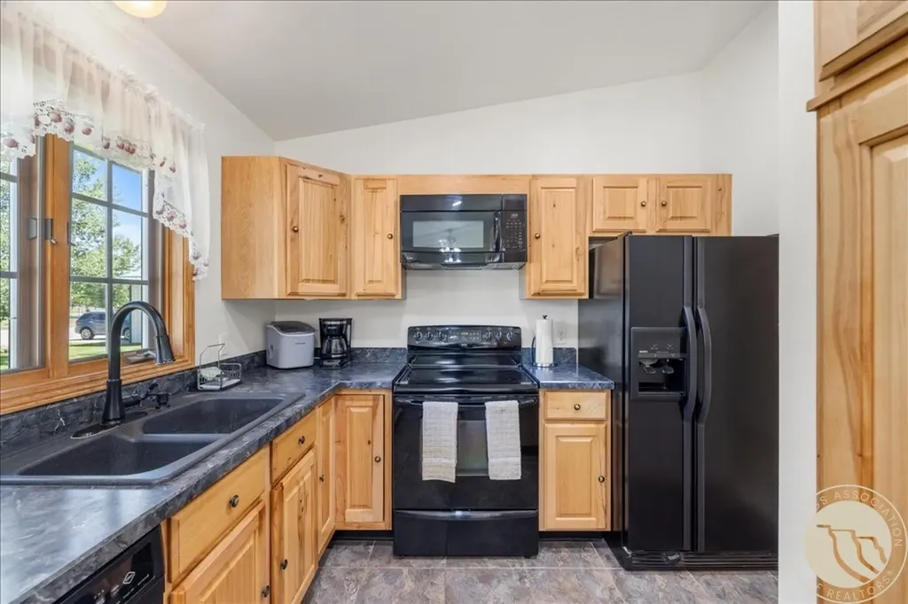 7 Cottonwood Way Absarokee MT 59001