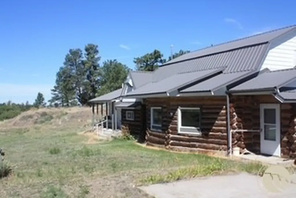 130 Shoe String Road Lavina MT 59046