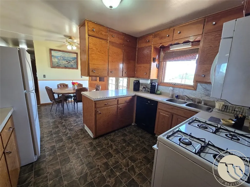 24 S 4th Street Plevna MT 59344