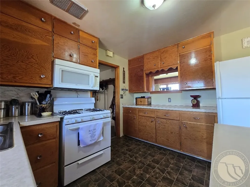 24 S 4th Street Plevna MT 59344
