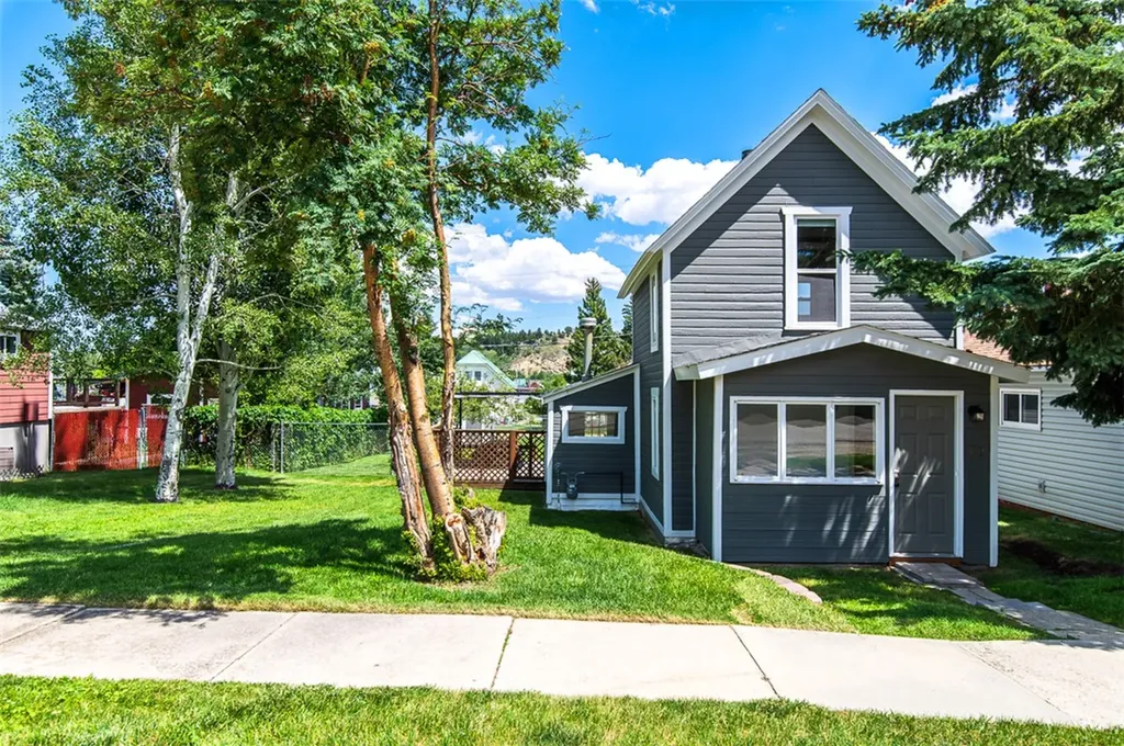 112 S Adams Avenue Red Lodge MT 59068