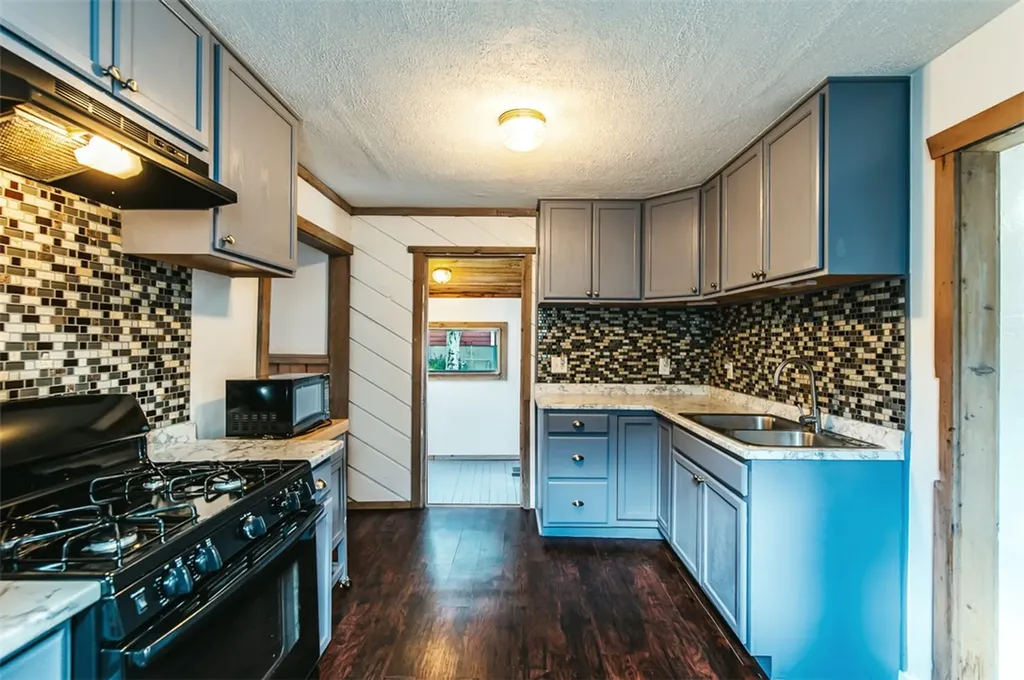 112 S Adams Avenue Red Lodge MT 59068