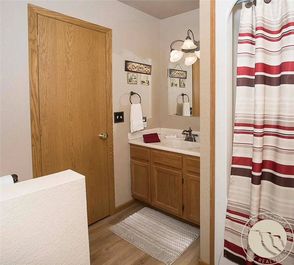 52 Trewin School Road Park City MT 59063
