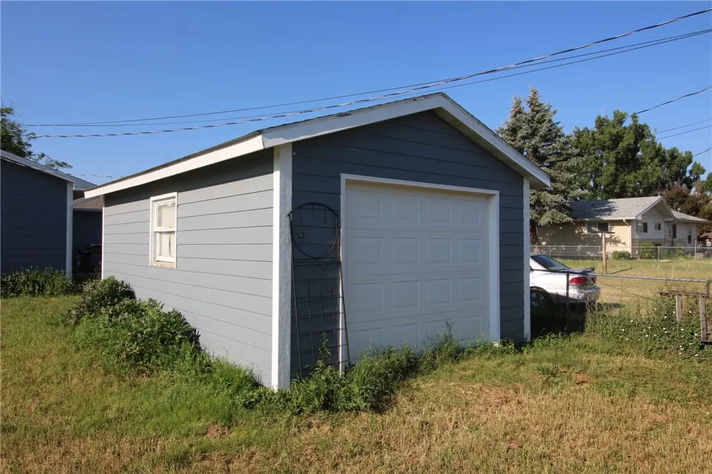 837 1st Street W Hardin MT 59034
