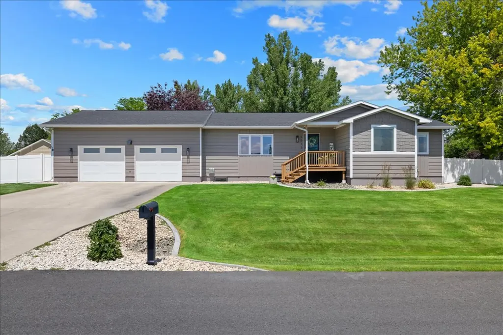 5033 Coneflower Avenue Billings MT 59106