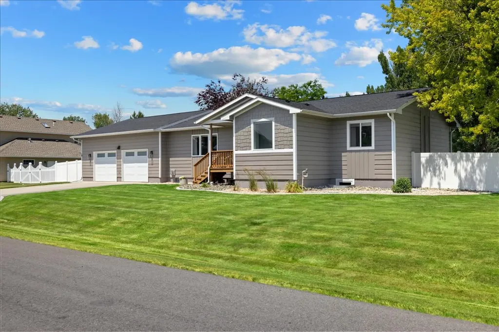5033 Coneflower Avenue Billings MT 59106