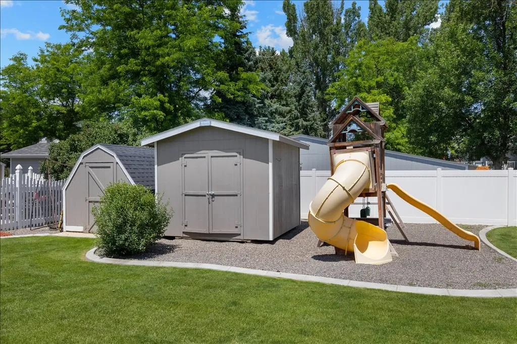 5033 Coneflower Avenue Billings MT 59106