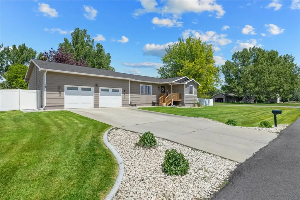 5033 Coneflower Avenue Billings MT 59106