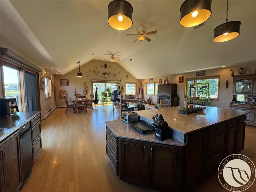 39 Valley View Road Reed Point MT 59069