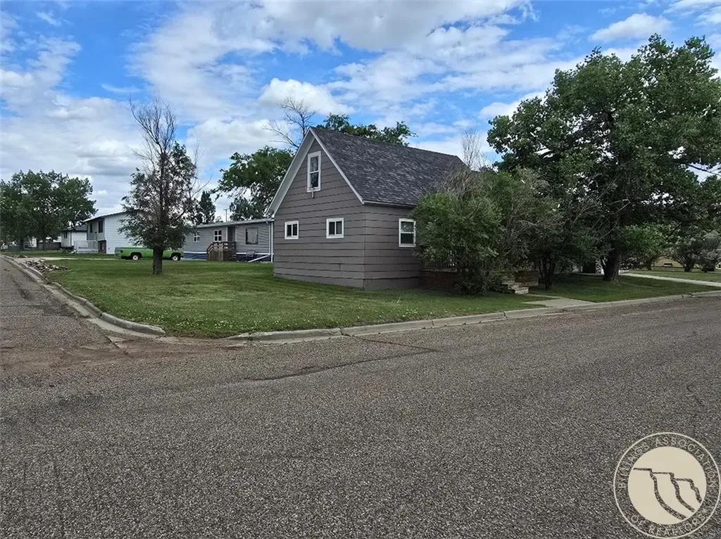 302 S 8th Street E Baker MT 59313