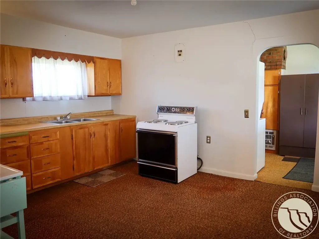 418 2nd Avenue W Melstone MT 59054