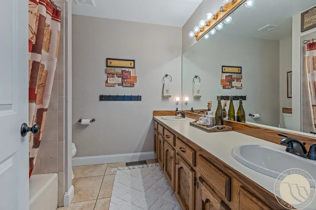 1071 Strawberry Billings MT 59105