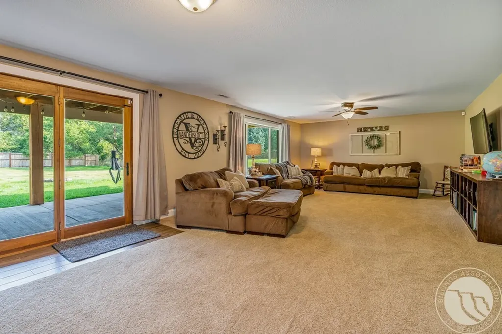 1071 Strawberry Billings MT 59105