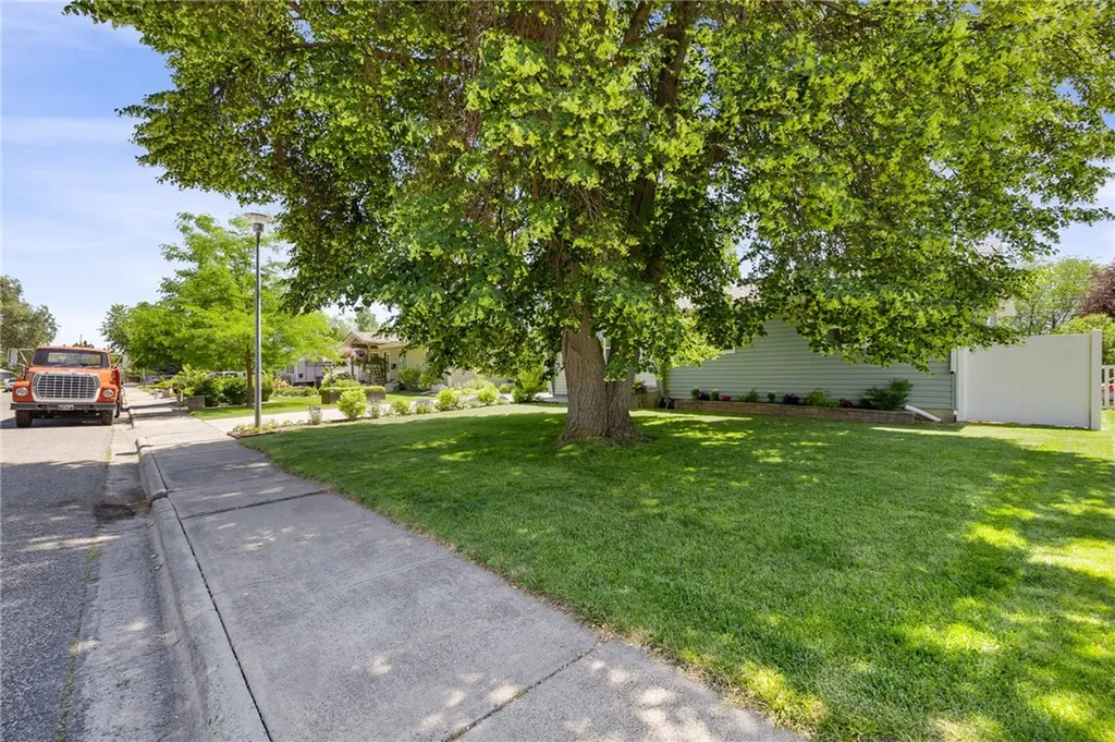 2528 Burlington Avenue Billings MT 59102