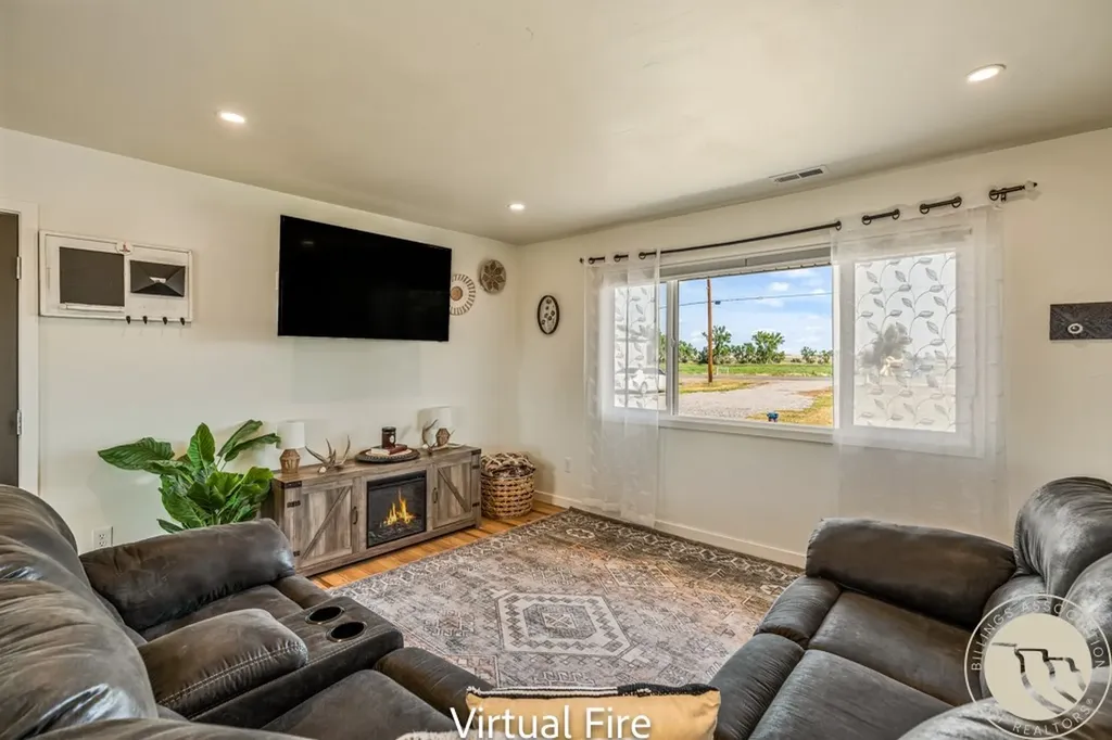 5524 Haynes Road Shepherd MT 59079