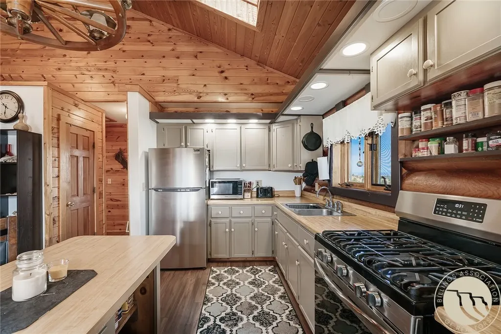 411 Shane Ridge Road Columbus MT 59019