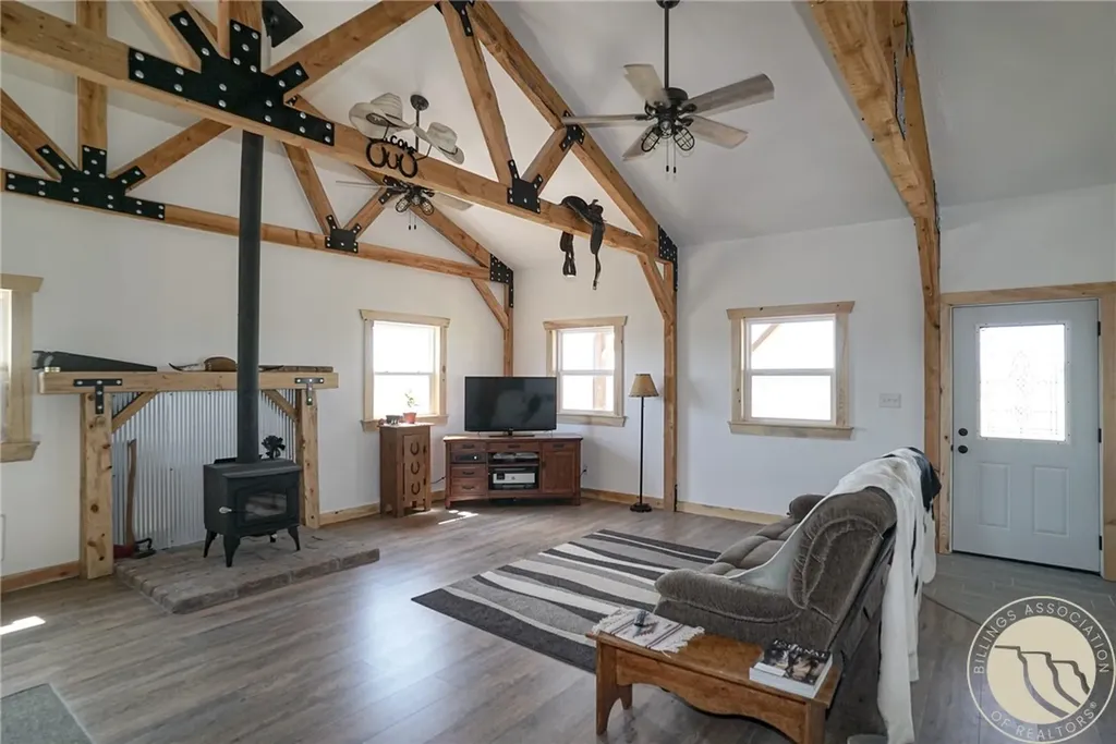 2160 Center Road Hardin MT 59034