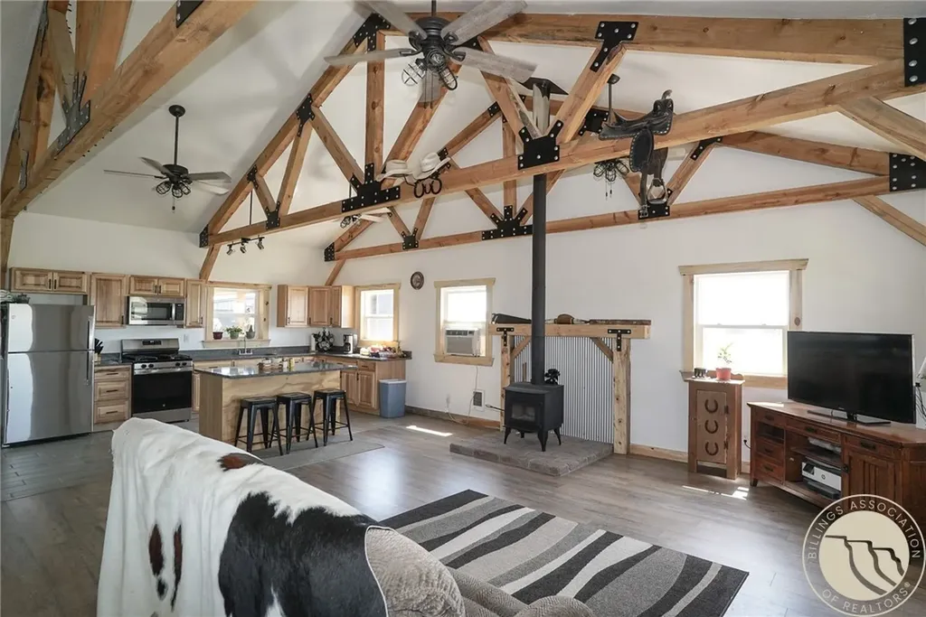 2160 Center Road Hardin MT 59034