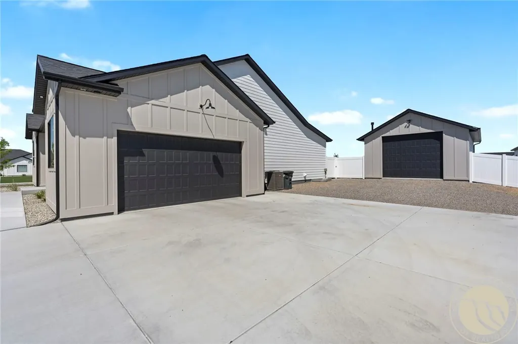 2215 Smooth Rock Lane Billings MT 59106