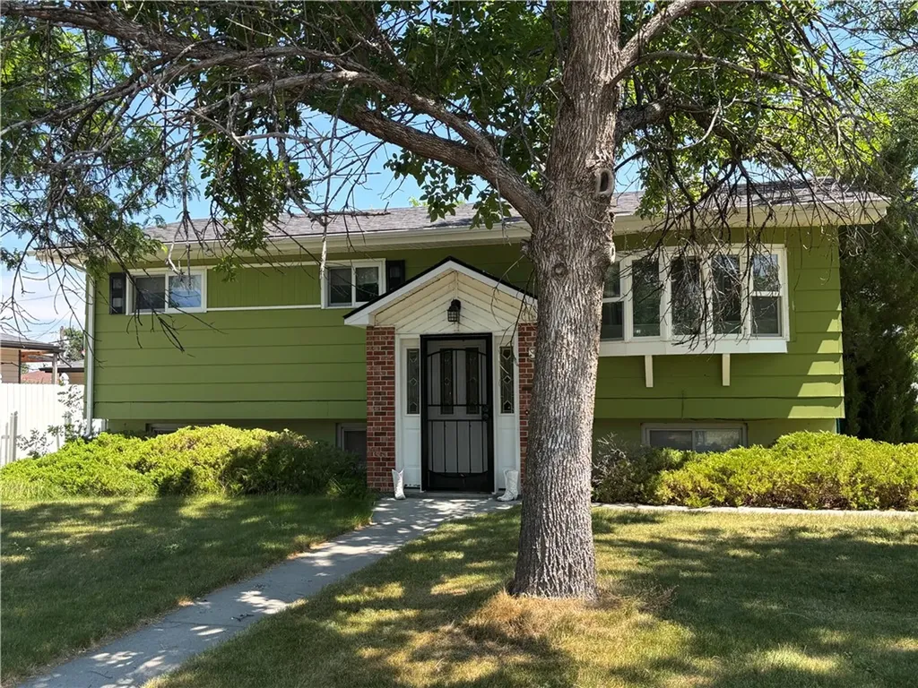 3 N Terry Avenue Hardin MT 59034