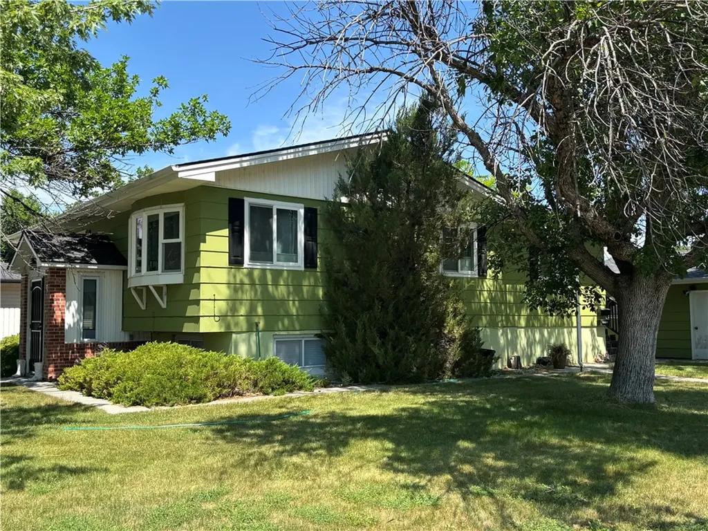 3 N Terry Avenue Hardin MT 59034