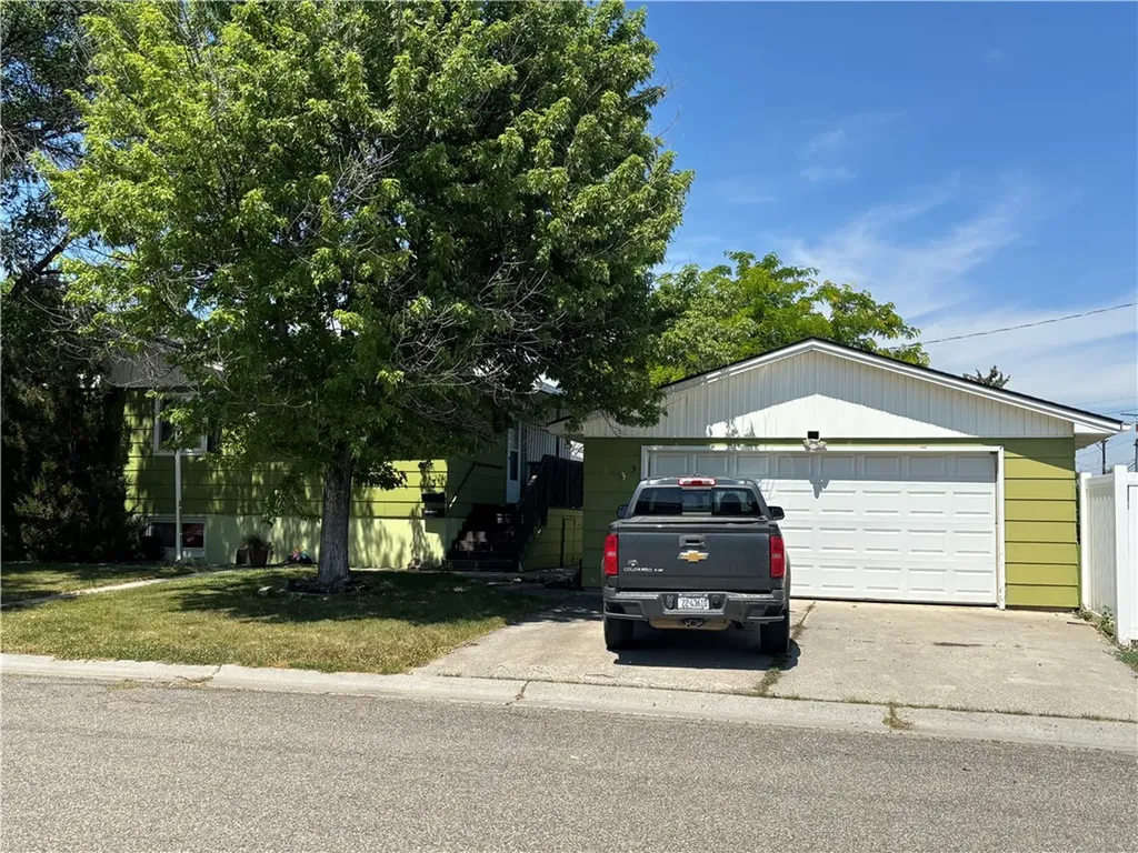 3 N Terry Avenue Hardin MT 59034