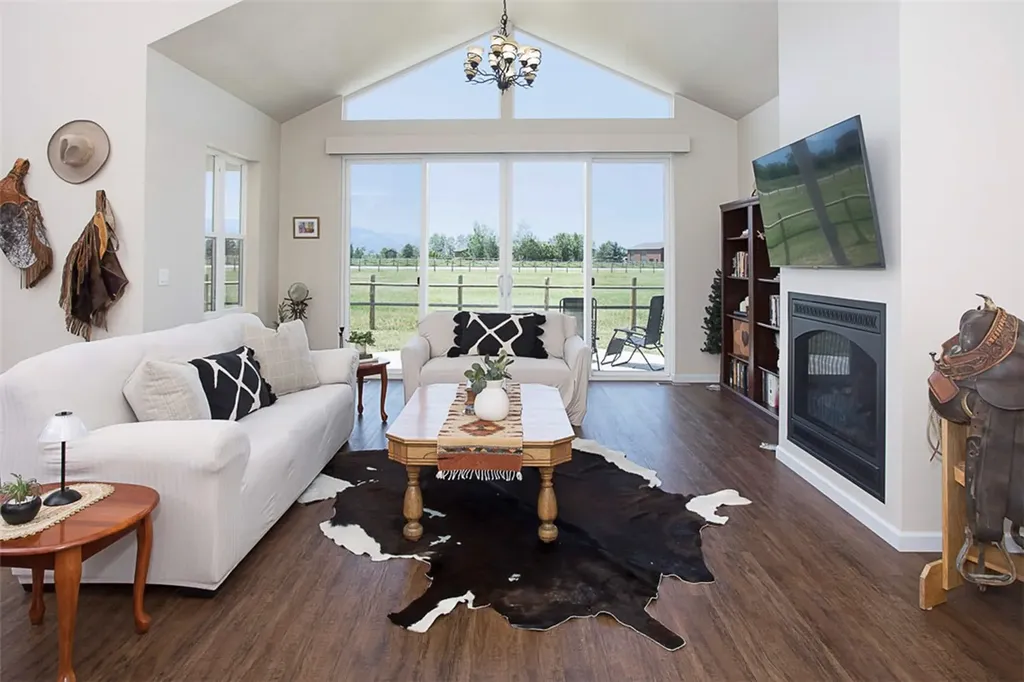 71 Horseshoe Trail Roberts MT 59070