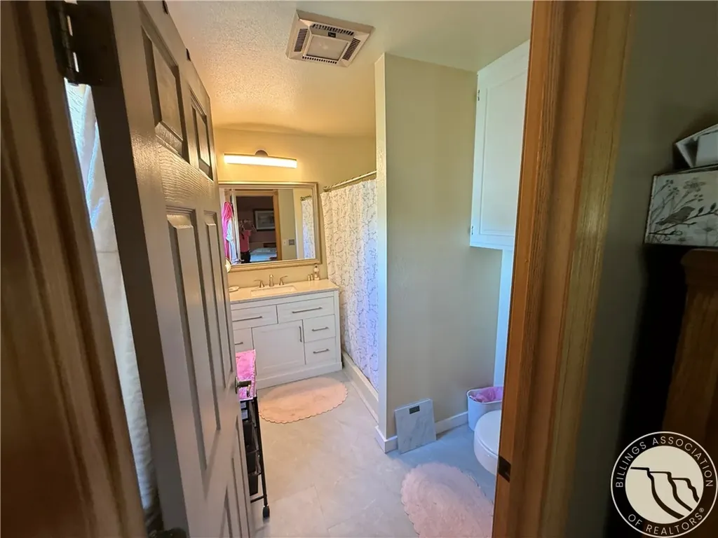 2606 N 17th Road Worden MT 59088