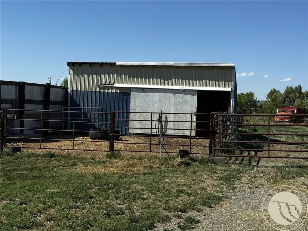2606 N 17th Road Worden MT 59088