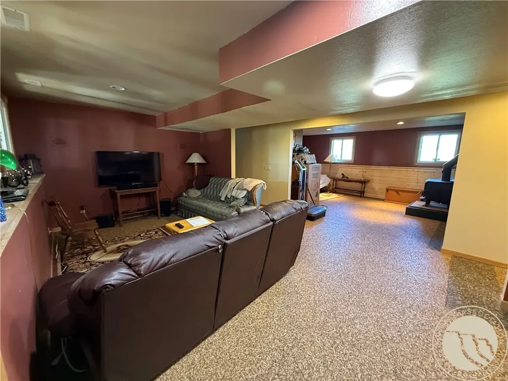 2606 N 17th Road Worden MT 59088