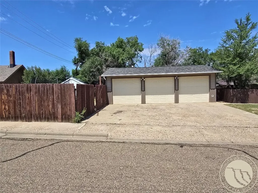 309 W Kewanee Avenue Baker MT 59313