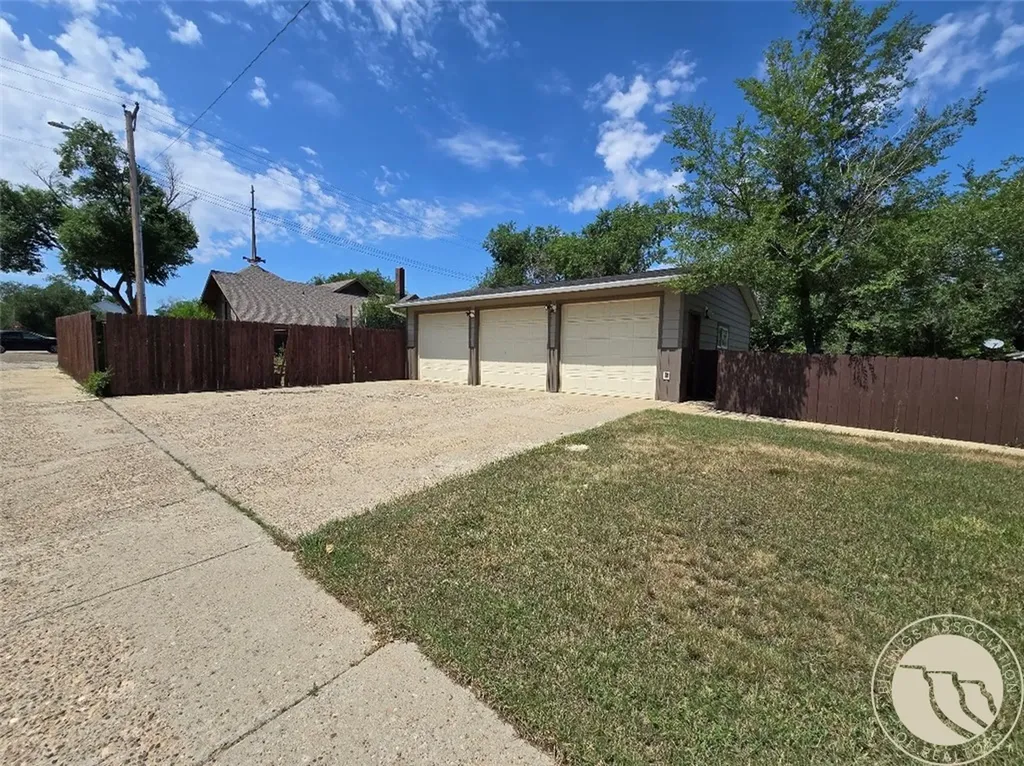 309 W Kewanee Avenue Baker MT 59313