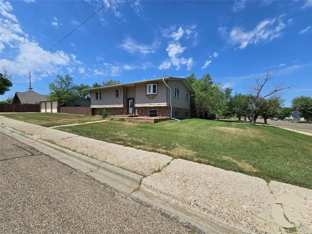 309 W Kewanee Avenue Baker MT 59313