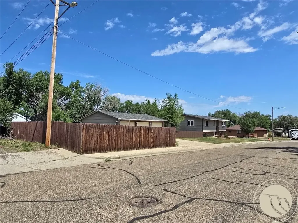 309 W Kewanee Avenue Baker MT 59313