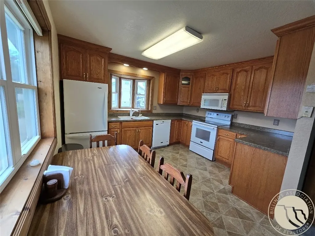 309 W Kewanee Avenue Baker MT 59313