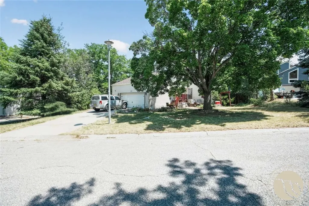 631 Sapphire Avenue Billings MT 59105