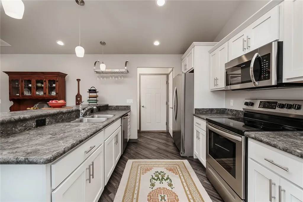 5908 Foxtail W Billings MT 59106