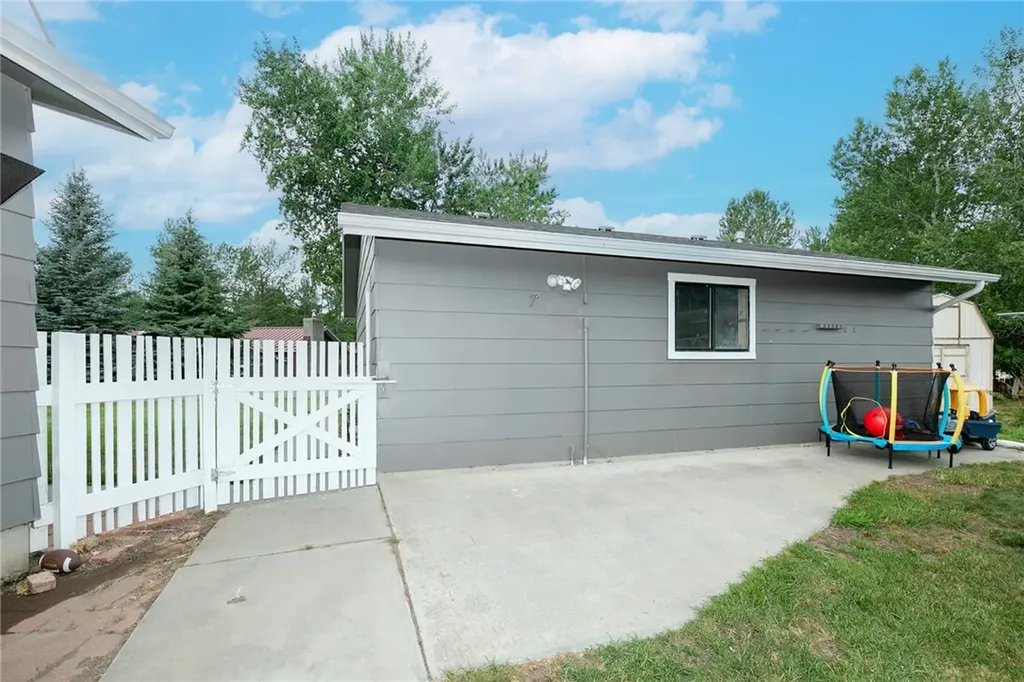 1 Alison Drive Absarokee MT 59001